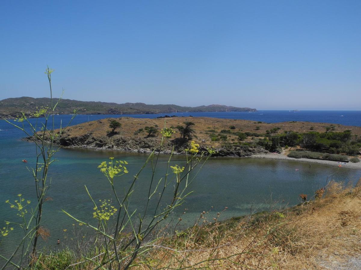 Tranquilos Estudios Cerca De La Playa カダケス エクステリア 写真
